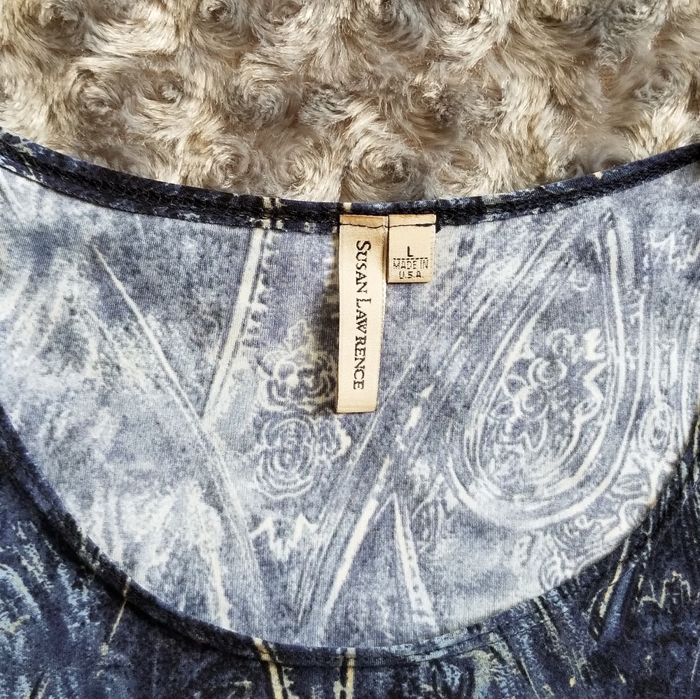 Paisley Patterned Blue Top - Picture 7 of 7